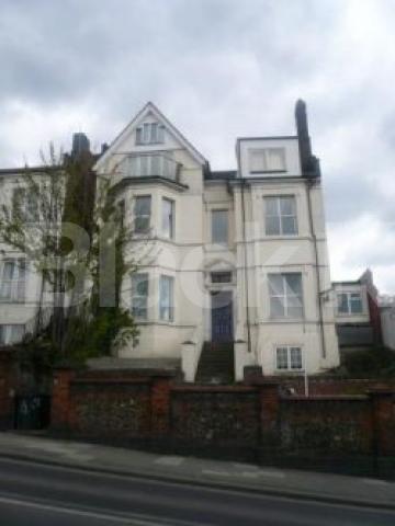 			NEW ON THE MARKET!!!, 3 Bedroom, 1 bath, 1 reception Flat			 Muswell Hill, MUSWELL HILL N10